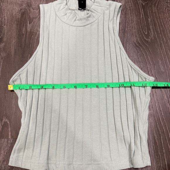 Bundle of 3 SHEIN Ribbed High Neck Cropped Tank Tops - Picture 6 of 16